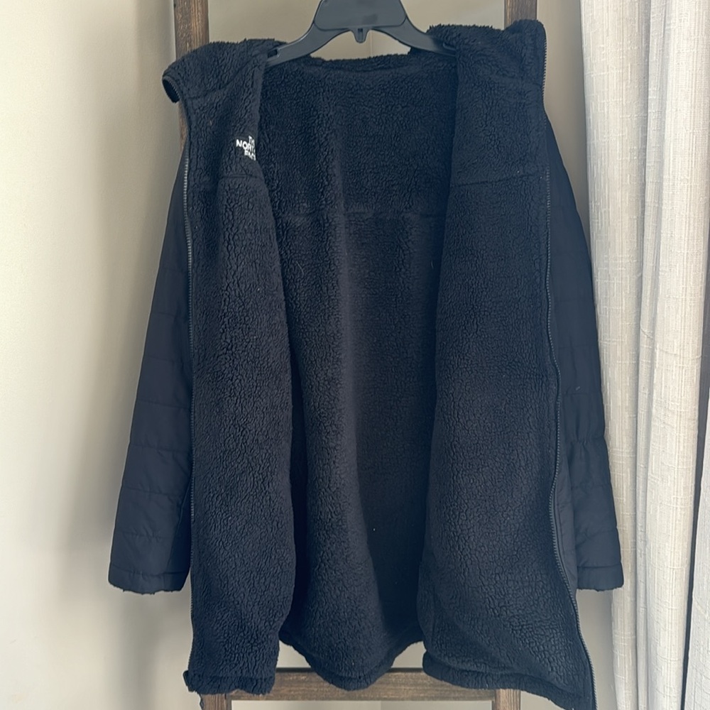 Black North Face reversible coat. - Picture 2 of 3
